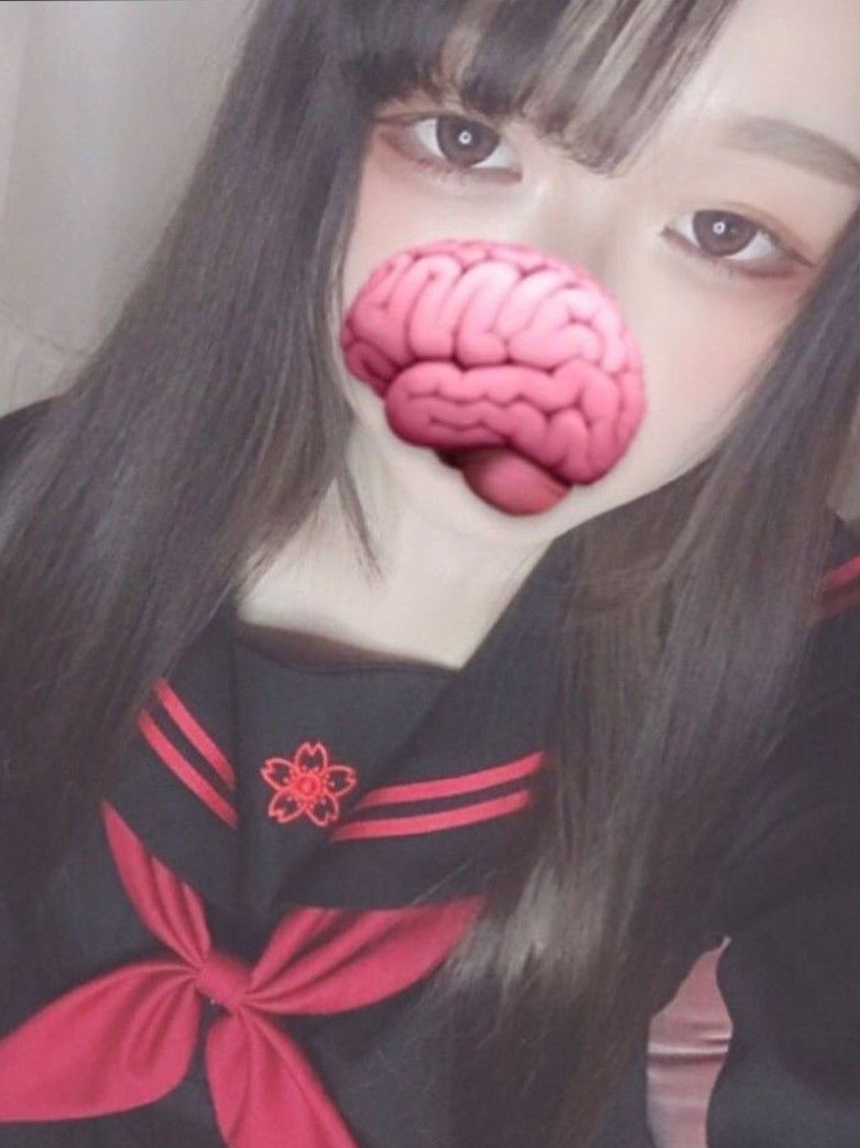 自撮り　裏垢 